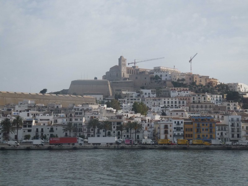 How to get to Louis Vuitton Ibiza in Eivissa by Bus?